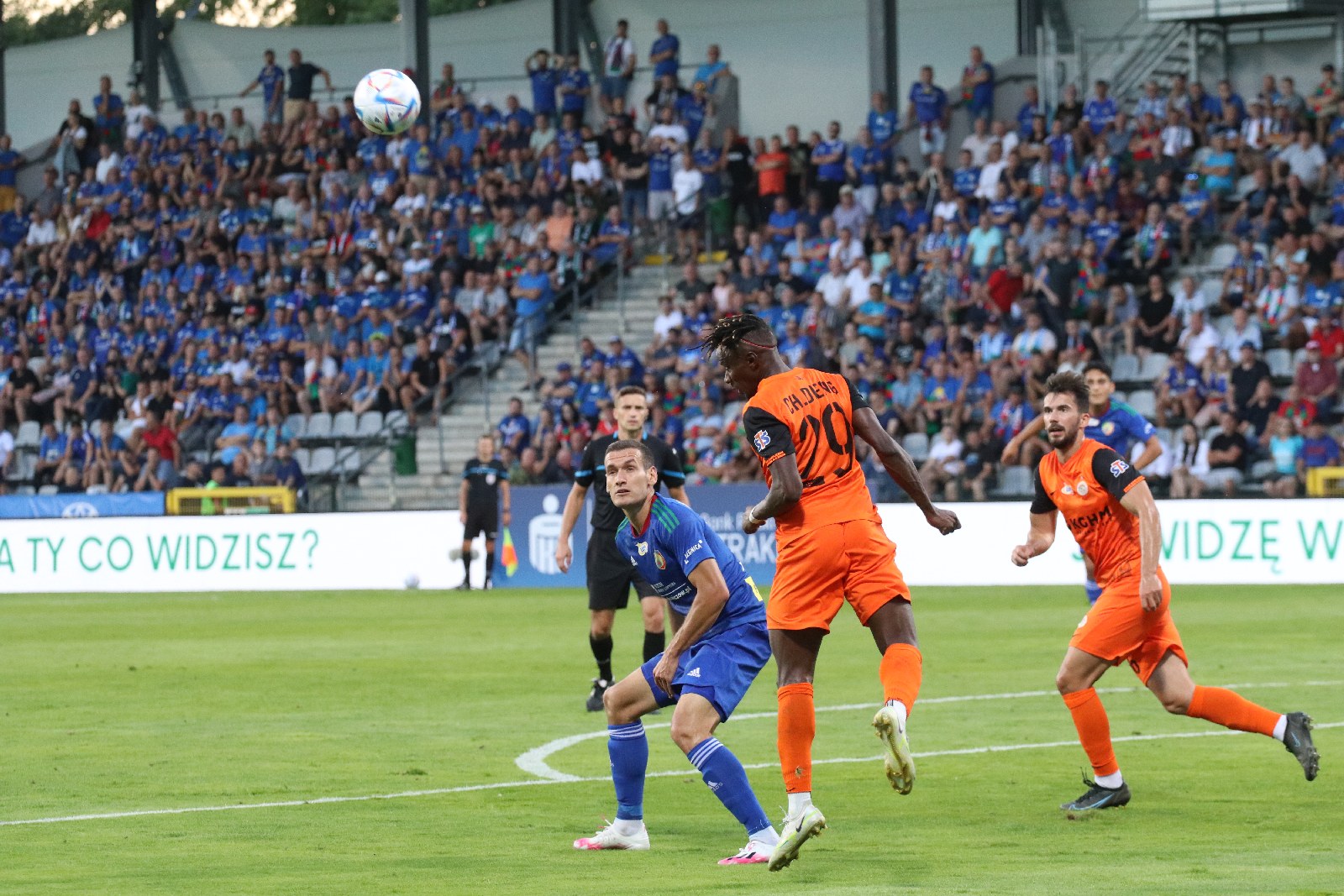 Miedź Legnica przegrywa derby z Zagłębiem Lubin