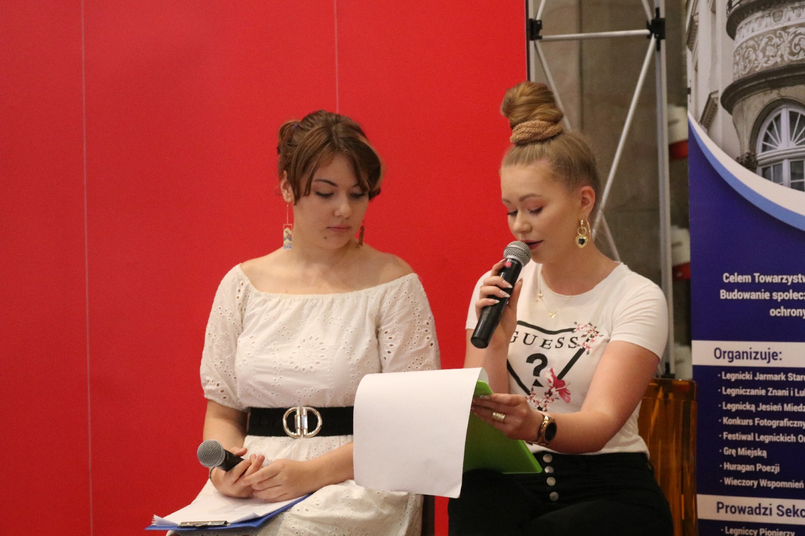 Huragan Poezji w Galerii Piastów. Promocja książki Bajadełka