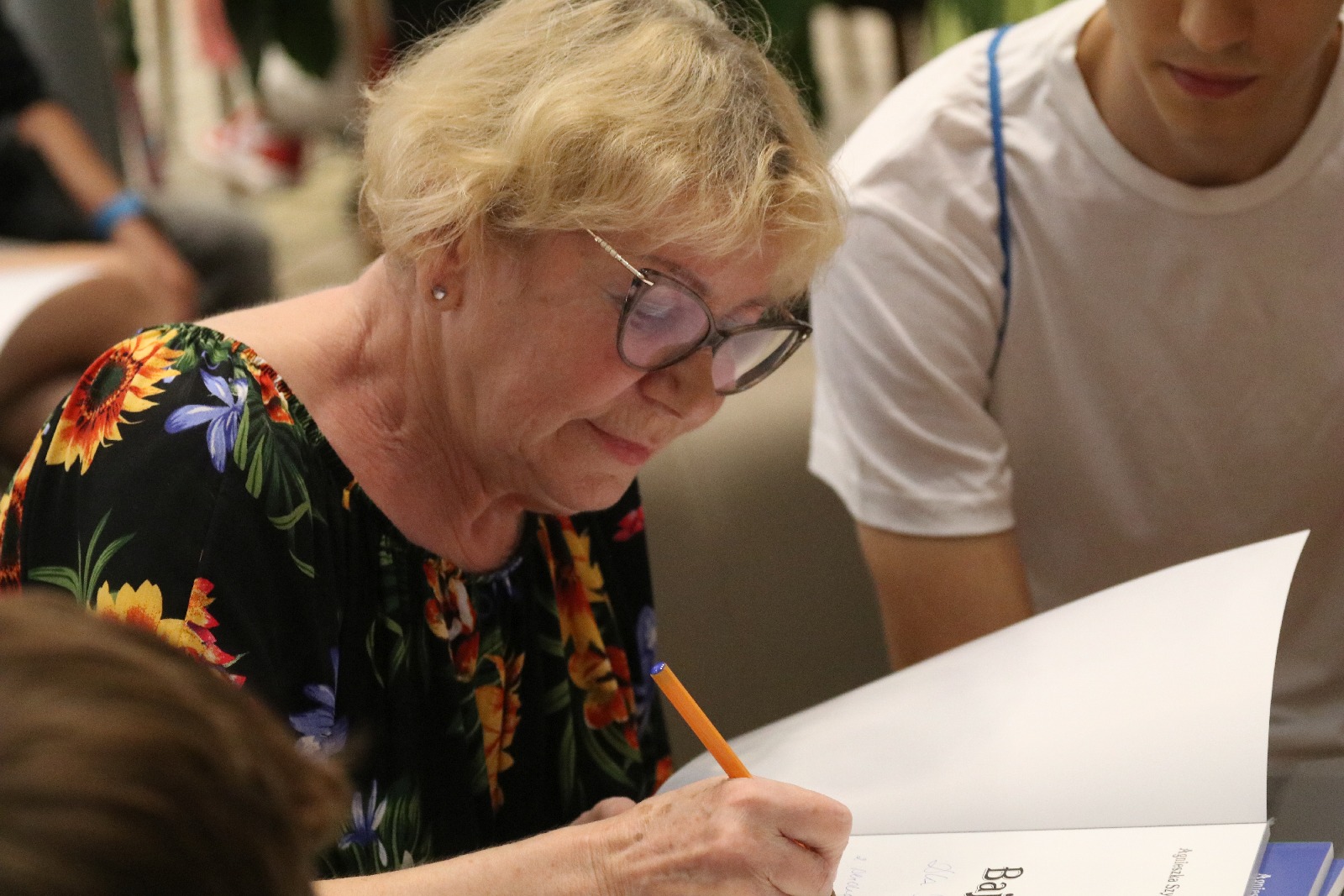 Huragan Poezji w Galerii Piastów. Promocja książki Bajadełka