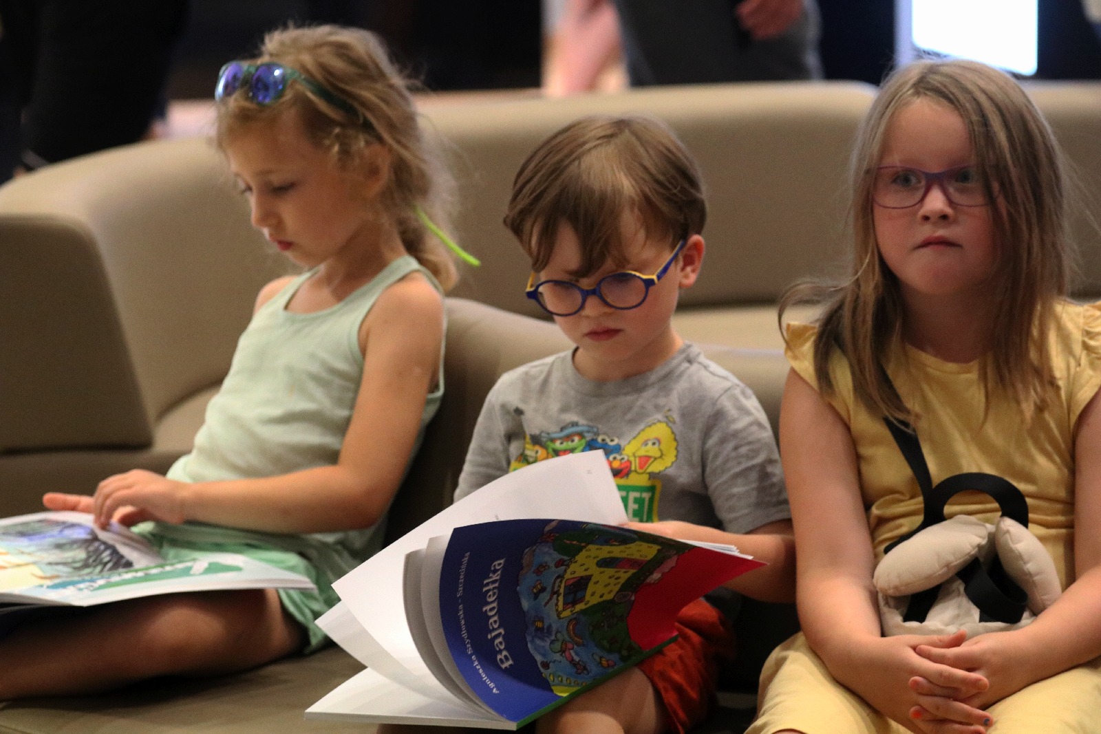 Huragan Poezji w Galerii Piastów. Promocja książki Bajadełka