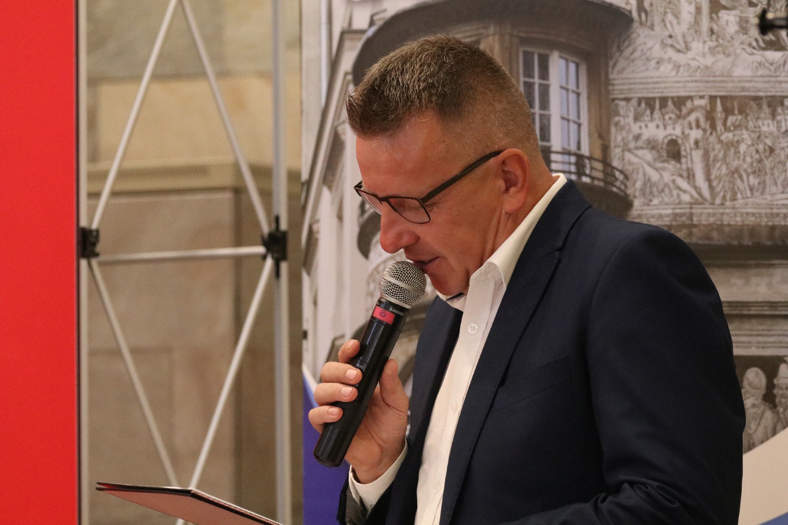 Huragan Poezji w Galerii Piastów. Promocja książki Bajadełka