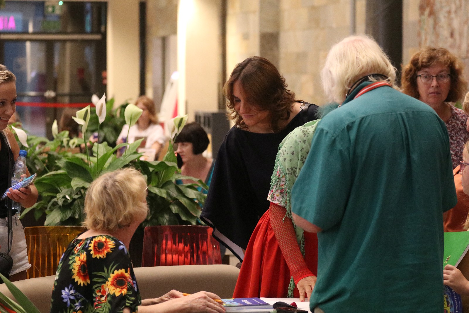 Huragan Poezji w Galerii Piastów. Promocja książki Bajadełka