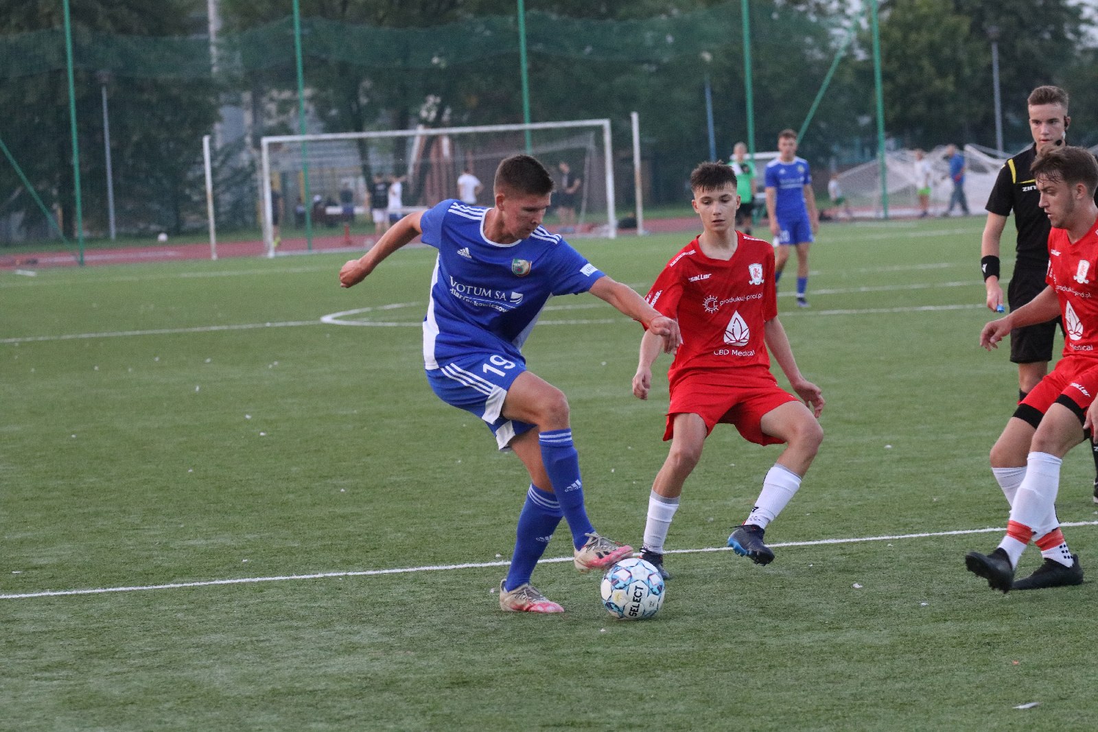 Młodzież Miedzi Legnica rozgromiła Lubiatowiankę Lubiatów