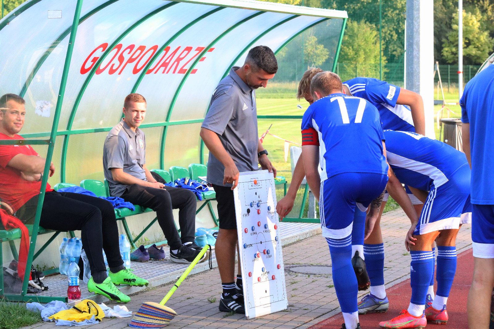 Młodzież Miedzi Legnica rozgromiła Lubiatowiankę Lubiatów