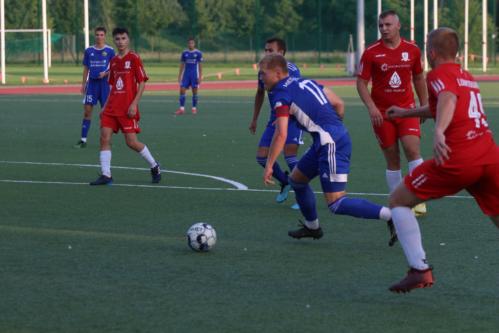 Młodzież Miedzi Legnica rozgromiła Lubiatowiankę Lubiatów
