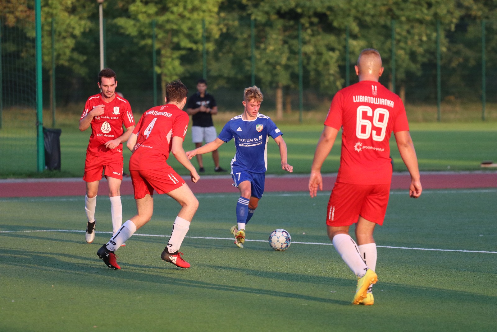 Młodzież Miedzi Legnica rozgromiła Lubiatowiankę Lubiatów