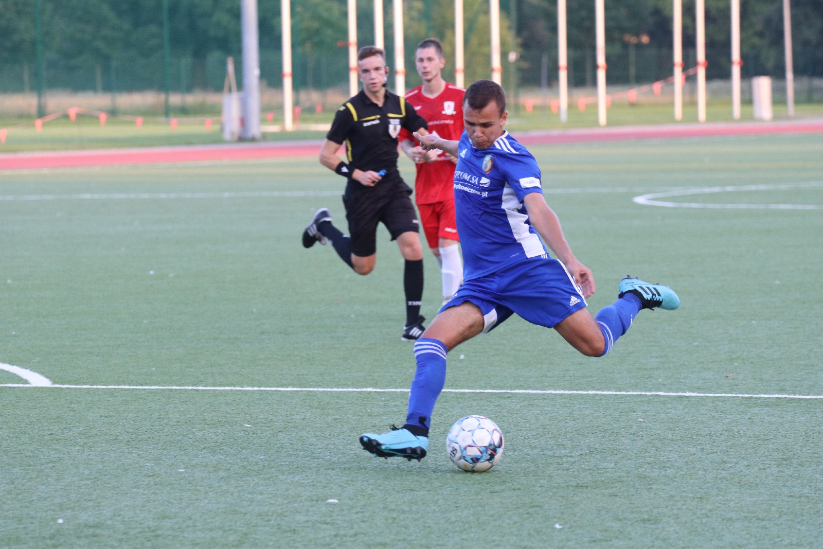 Młodzież Miedzi Legnica rozgromiła Lubiatowiankę Lubiatów