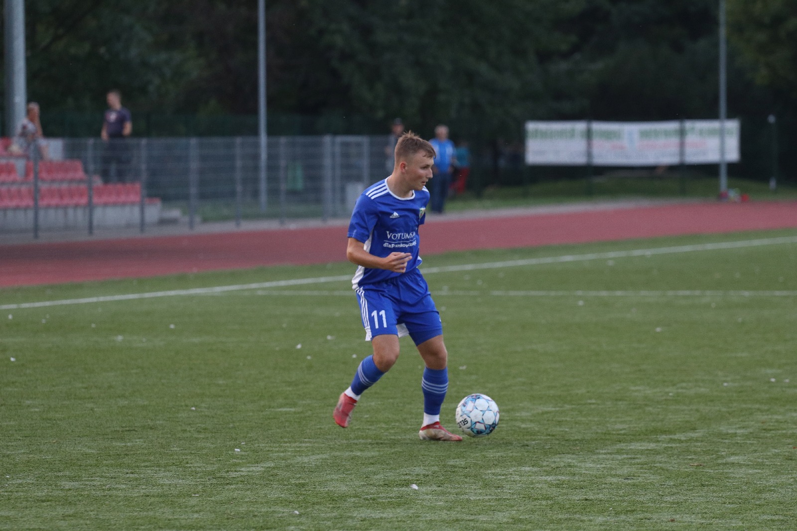 Młodzież Miedzi Legnica rozgromiła Lubiatowiankę Lubiatów