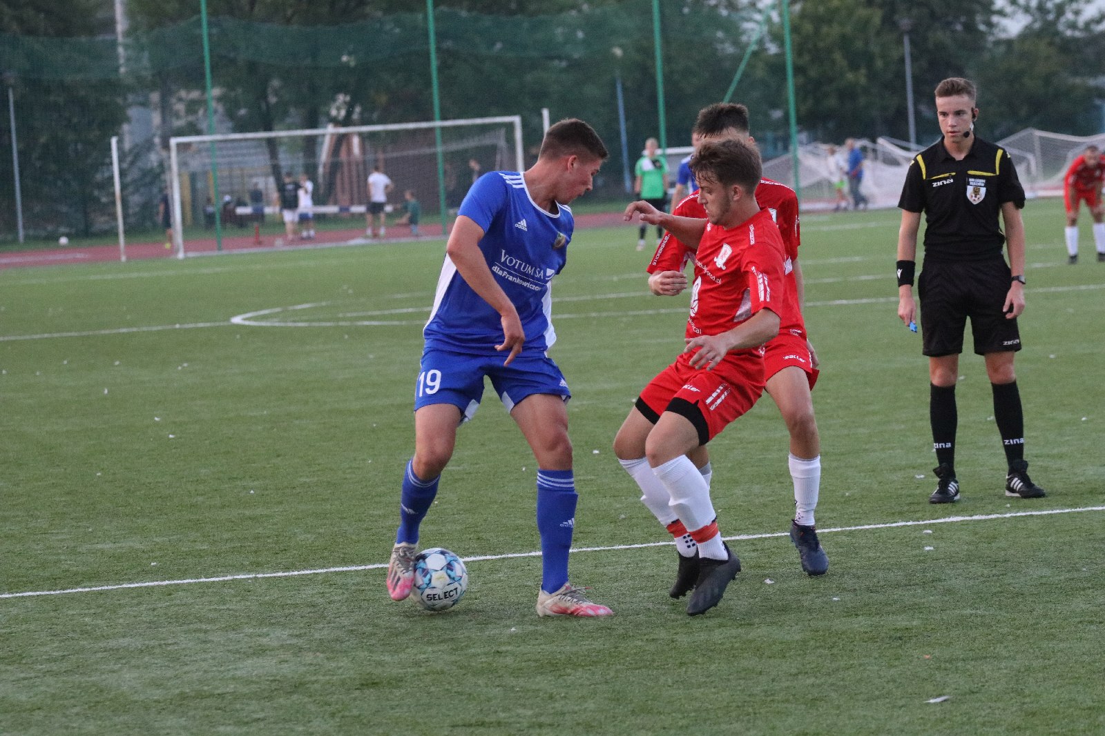 Młodzież Miedzi Legnica rozgromiła Lubiatowiankę Lubiatów