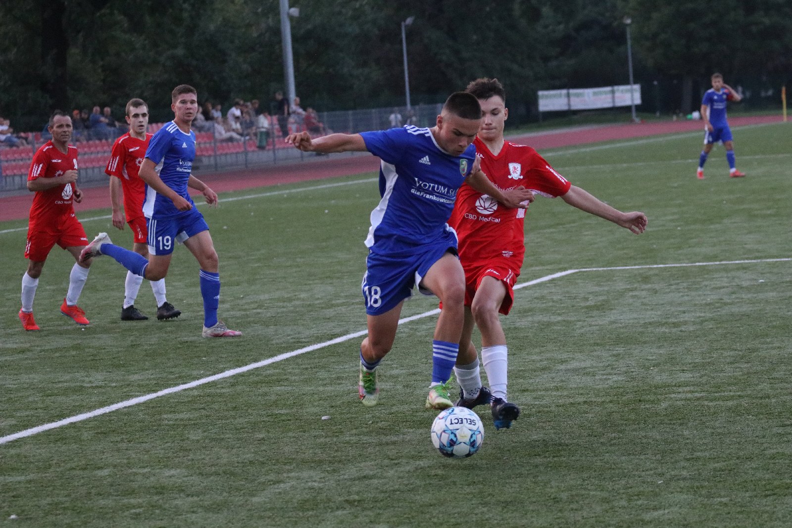 Młodzież Miedzi Legnica rozgromiła Lubiatowiankę Lubiatów
