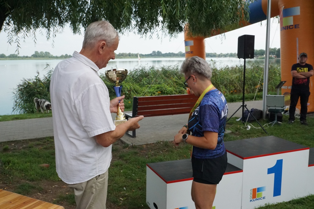 Kunicki Bieg Reggae. Dekoracja najlepszych zbiegaczy