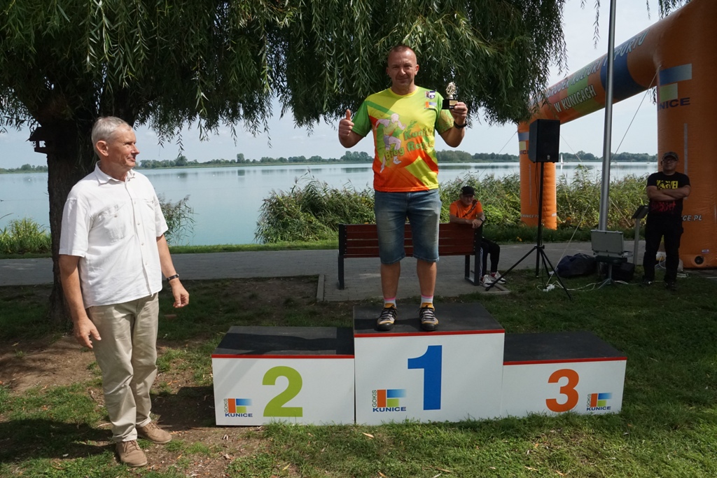 Kunicki Bieg Reggae. Dekoracja najlepszych zbiegaczy