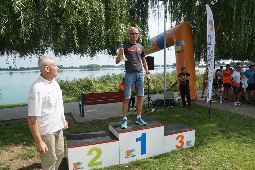 Kunicki Bieg Reggae. Dekoracja najlepszych zbiegaczy