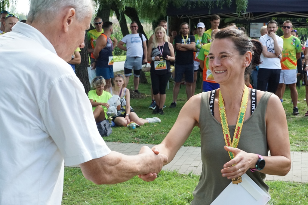 Kunicki Bieg Reggae. Dekoracja najlepszych zbiegaczy