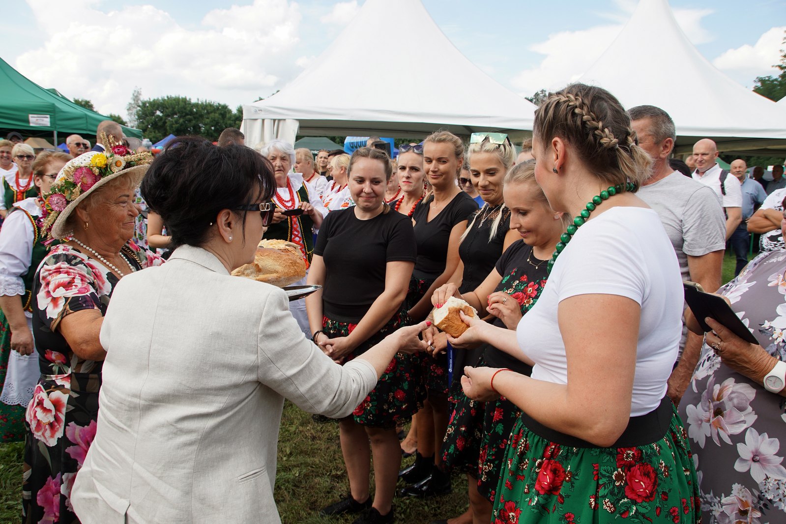 Dożynki Gminy Ruja odbyły się na boisku w Tyńcu Legnickim