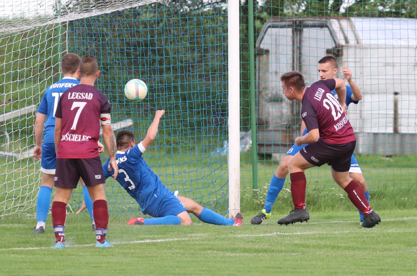 Niespodzianka. A-klasowiec wyeliminował legnicki Konfeks