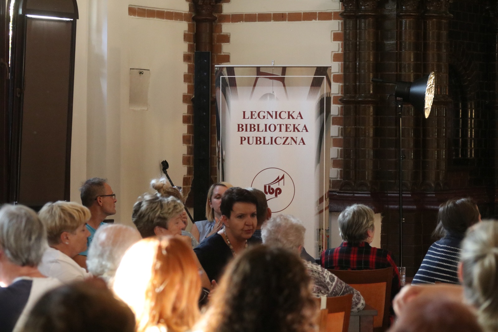 Takich tłumów dawno nie było w bibliotece. Gość był niezwykły