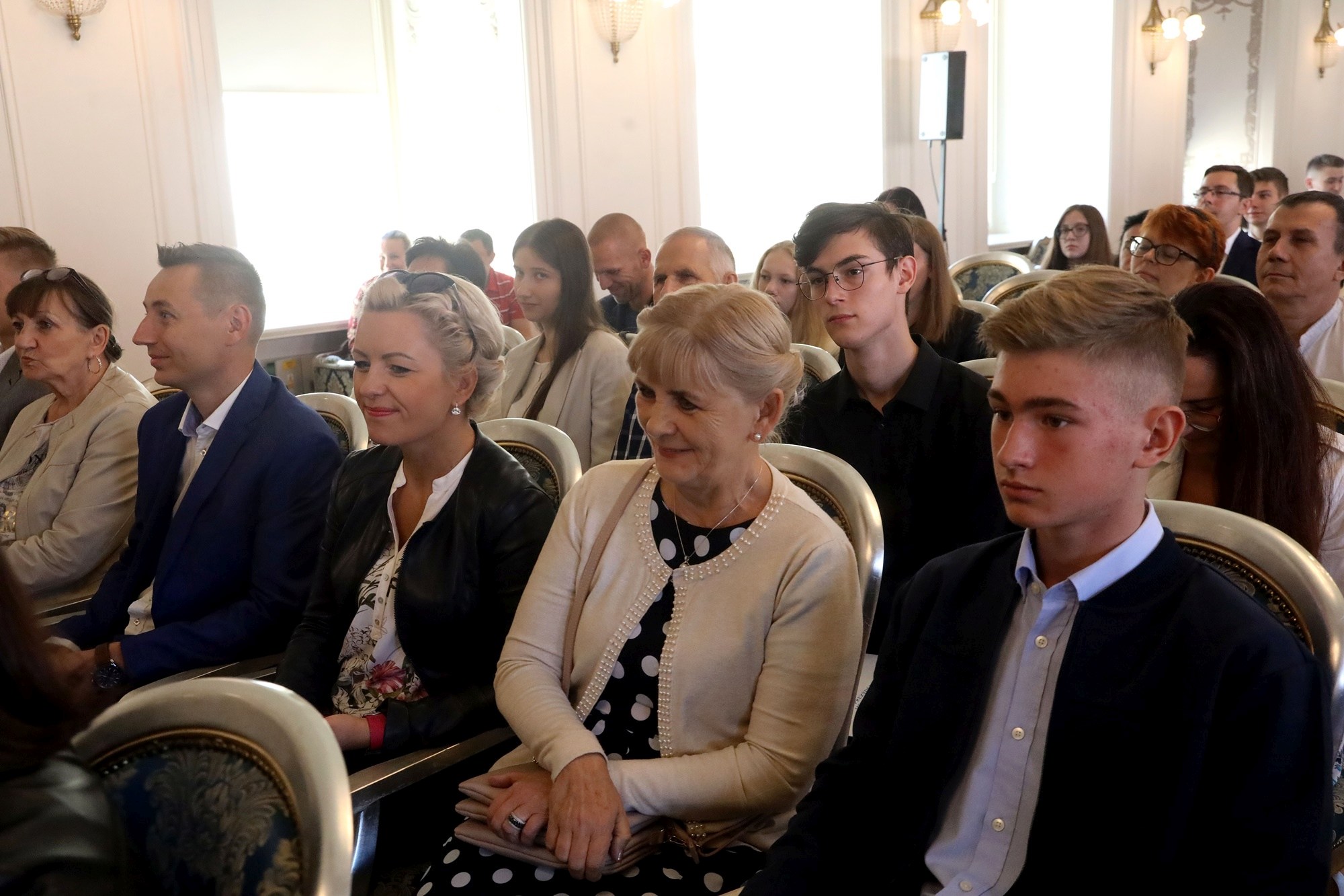 Prezydent nagrodził najlepszych uczniów stypendiami
