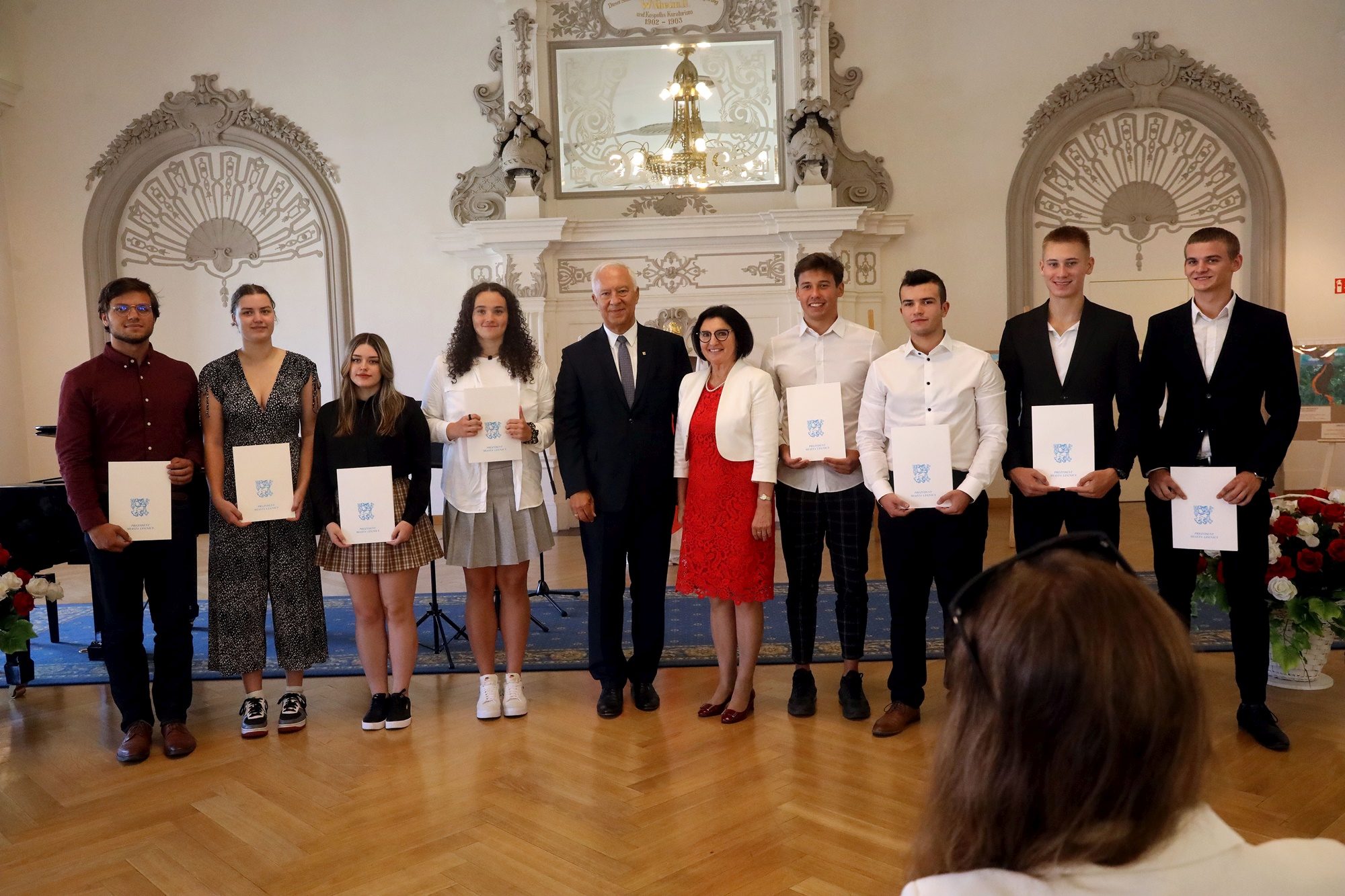 Prezydent nagrodził najlepszych uczniów stypendiami