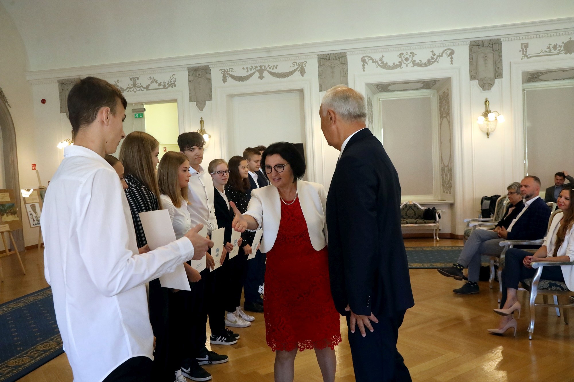 Prezydent nagrodził najlepszych uczniów stypendiami
