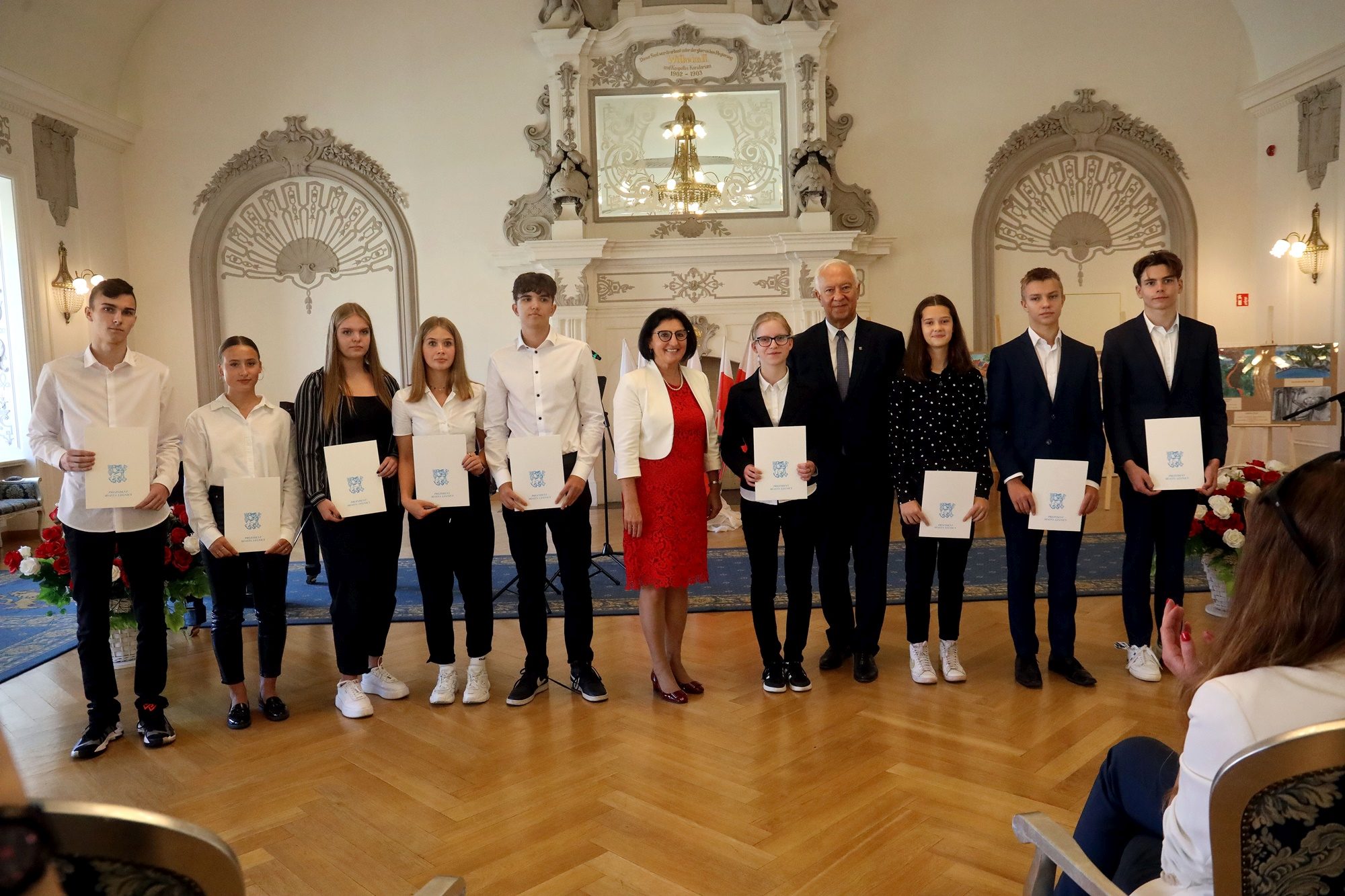 Prezydent nagrodził najlepszych uczniów stypendiami