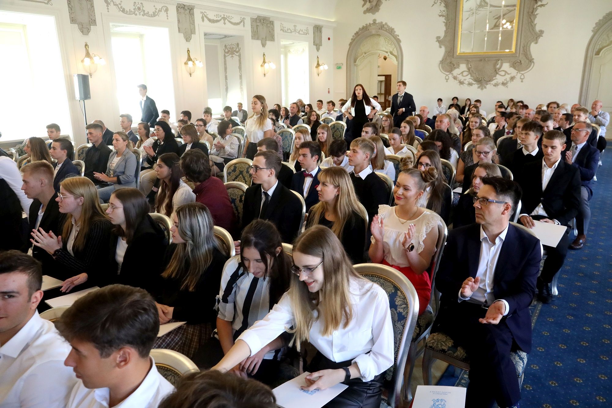Prezydent nagrodził najlepszych uczniów stypendiami