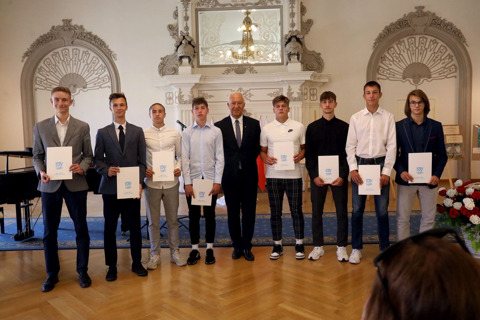 Prezydent nagrodził najlepszych uczniów stypendiami