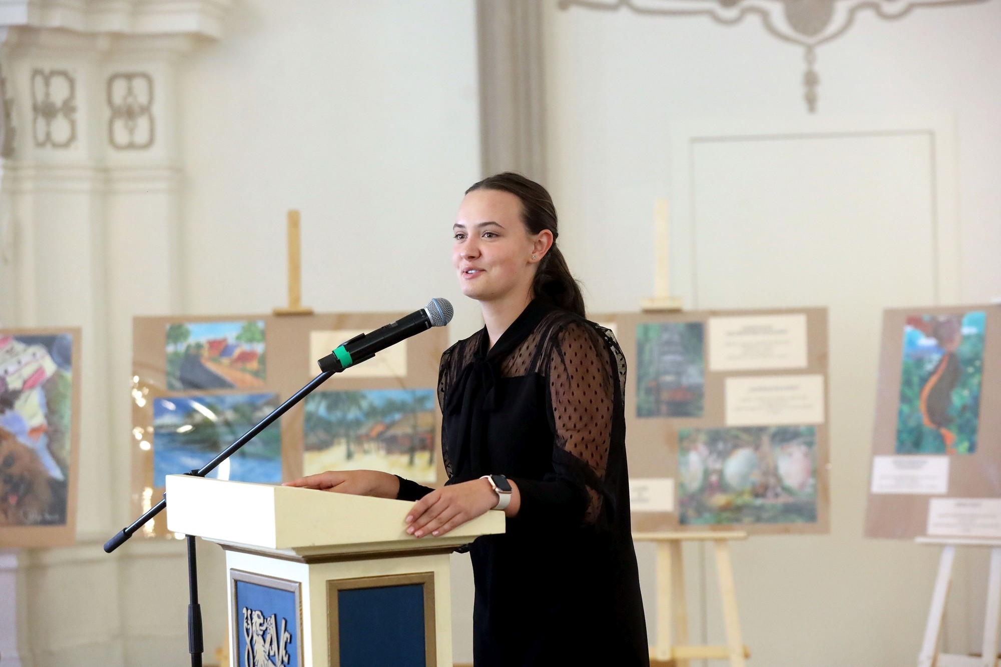 Prezydent nagrodził najlepszych uczniów stypendiami