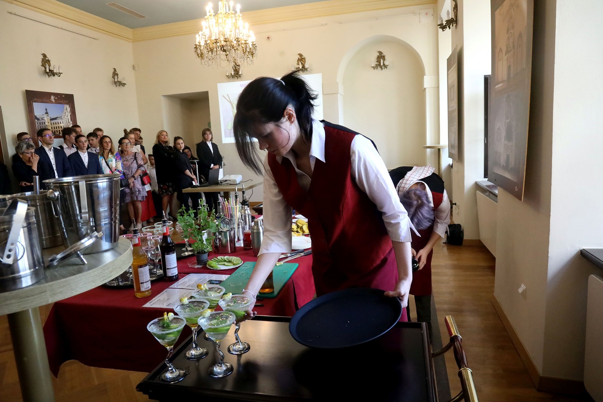 Prezydent nagrodził najlepszych uczniów stypendiami