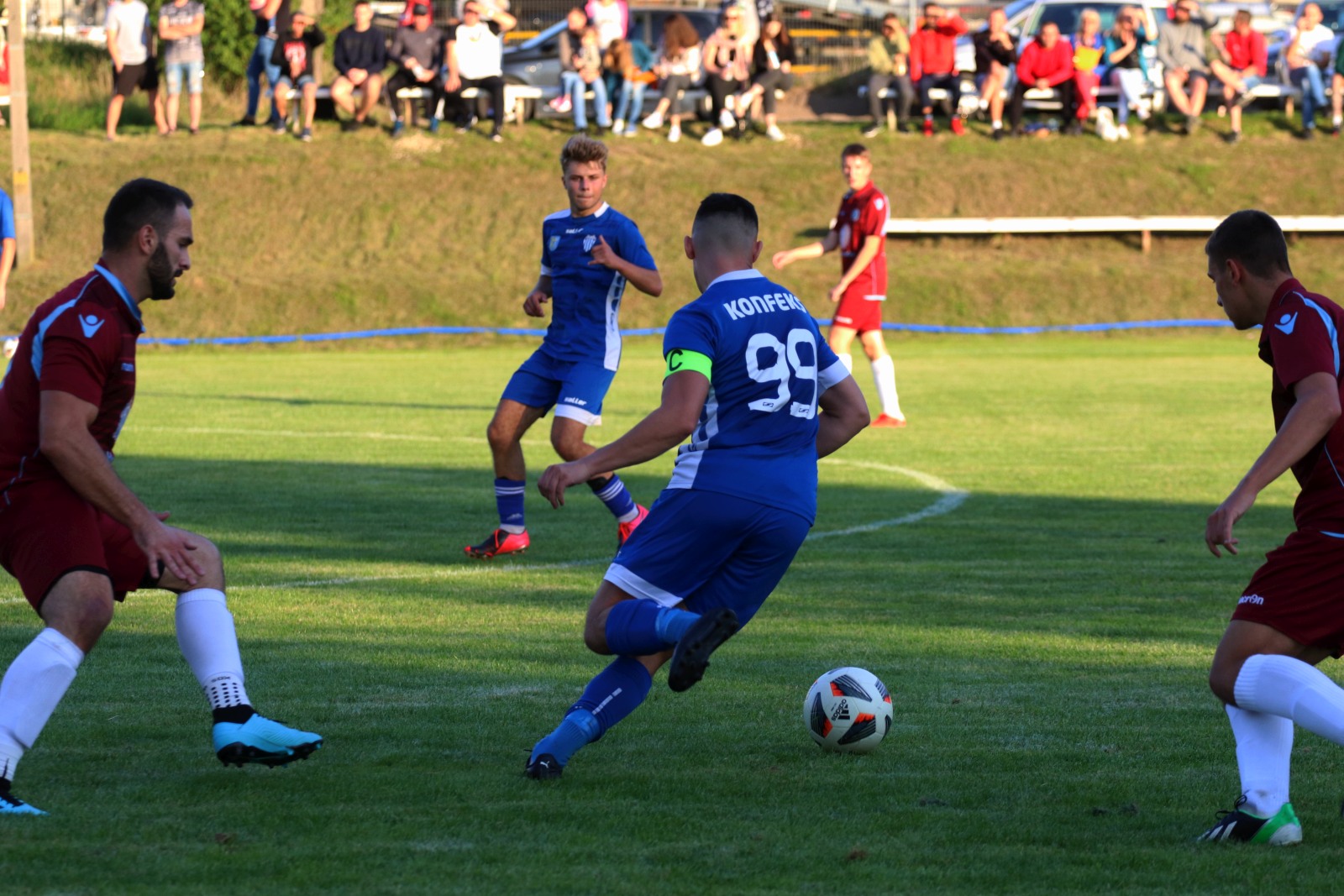 Błękitni rozstrzelali u siebie Konfeks Legnica