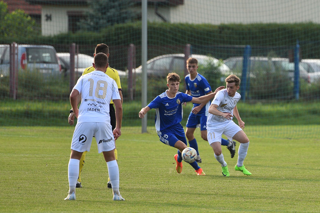 Juniorzy Miedzi odprawili z kwitkiem czwartoligową Mewę
