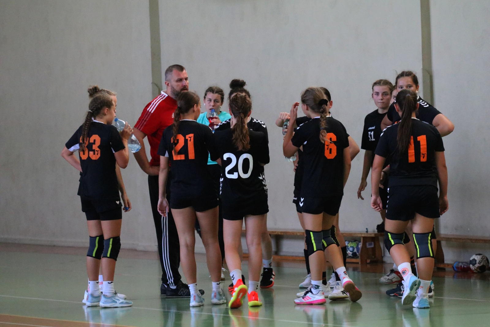 Drui dzień zmagań szczypiornistek w festiwalu Lion Cup
