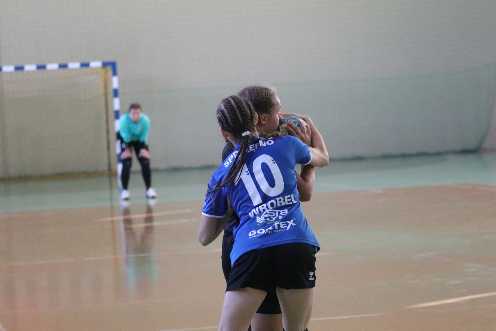 Drui dzień zmagań szczypiornistek w festiwalu Lion Cup
