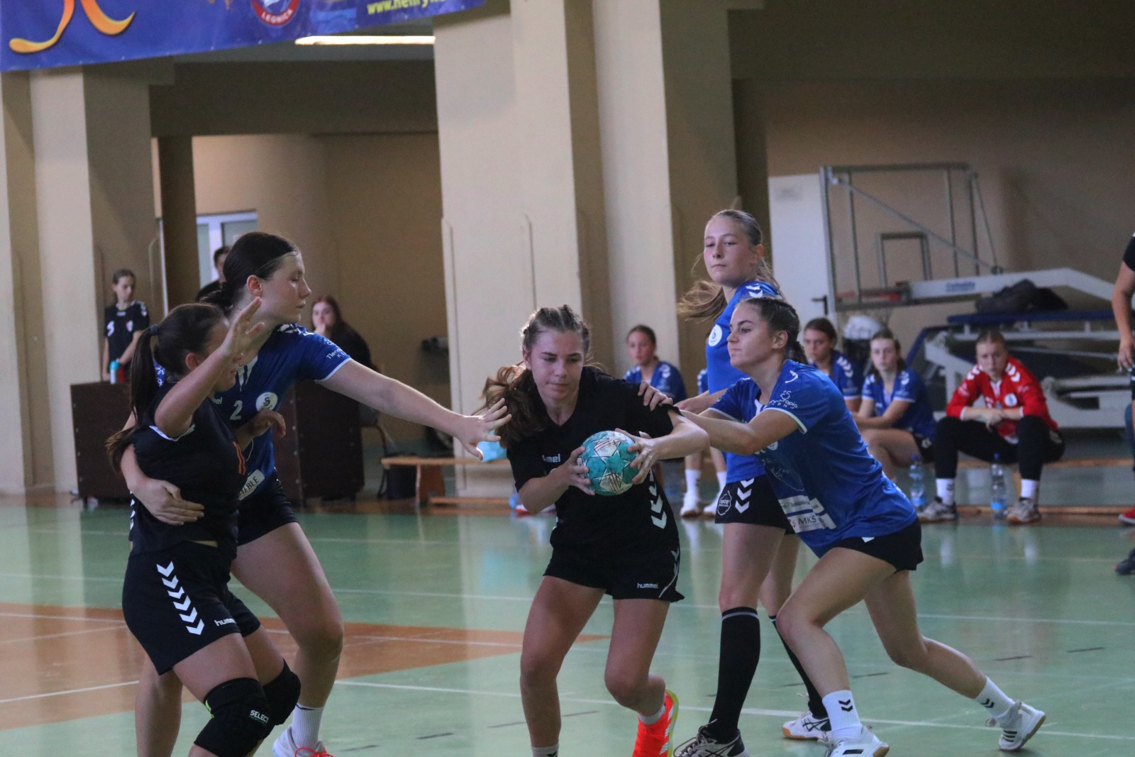 Drui dzień zmagań szczypiornistek w festiwalu Lion Cup
