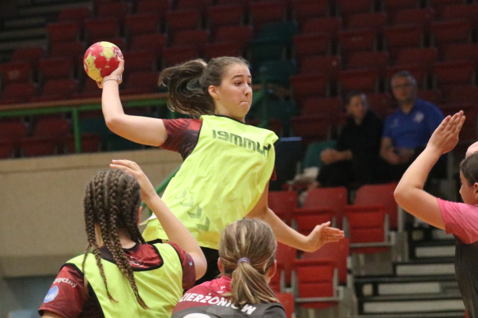 Drui dzień zmagań szczypiornistek w festiwalu Lion Cup
