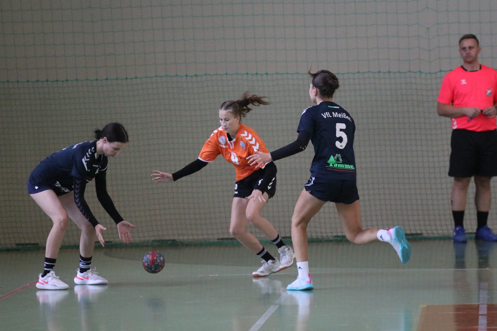 Drui dzień zmagań szczypiornistek w festiwalu Lion Cup
