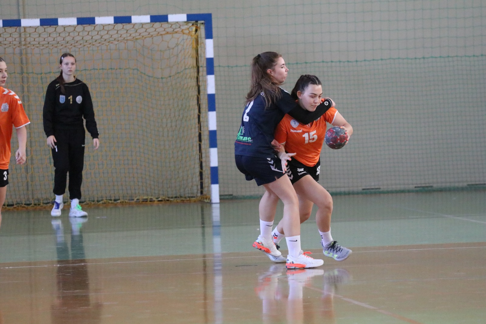 Drui dzień zmagań szczypiornistek w festiwalu Lion Cup
