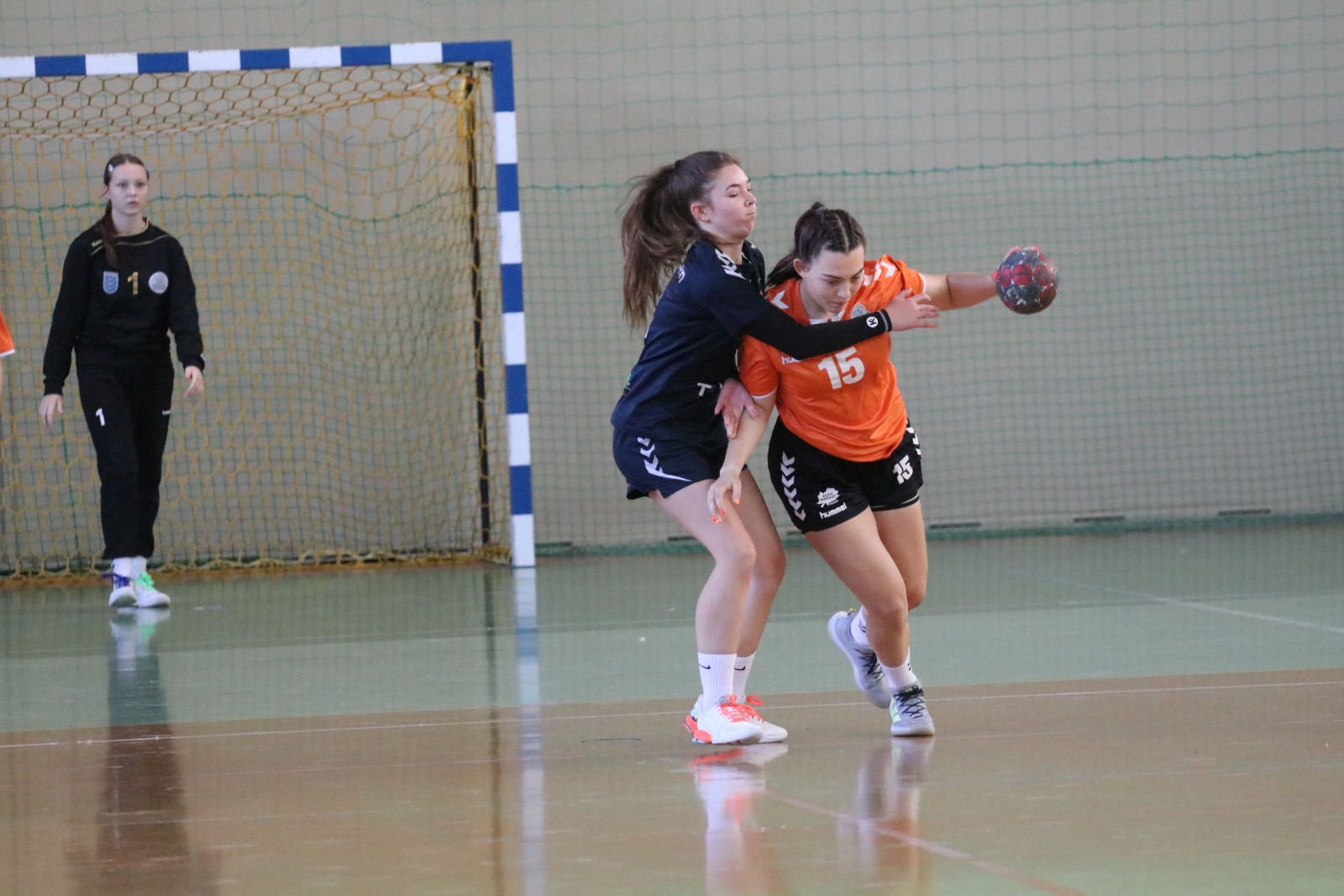 Drui dzień zmagań szczypiornistek w festiwalu Lion Cup
