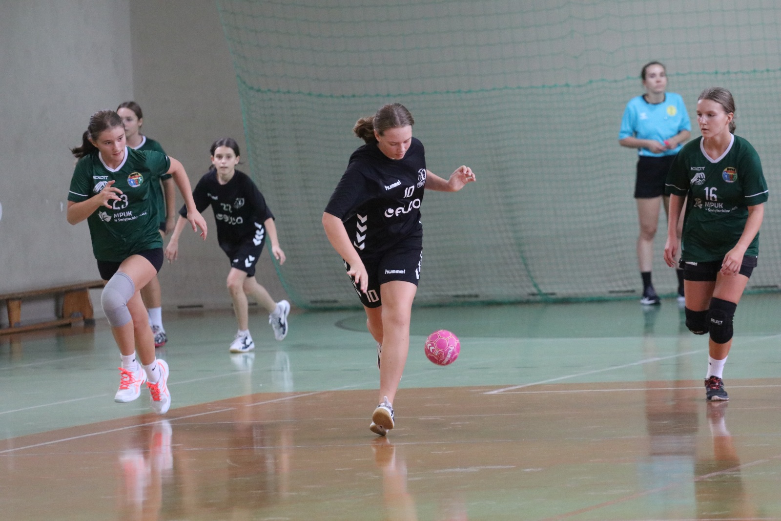 Trzeci dzień zmagań szczypiornistek w festiwalu Lion Cup