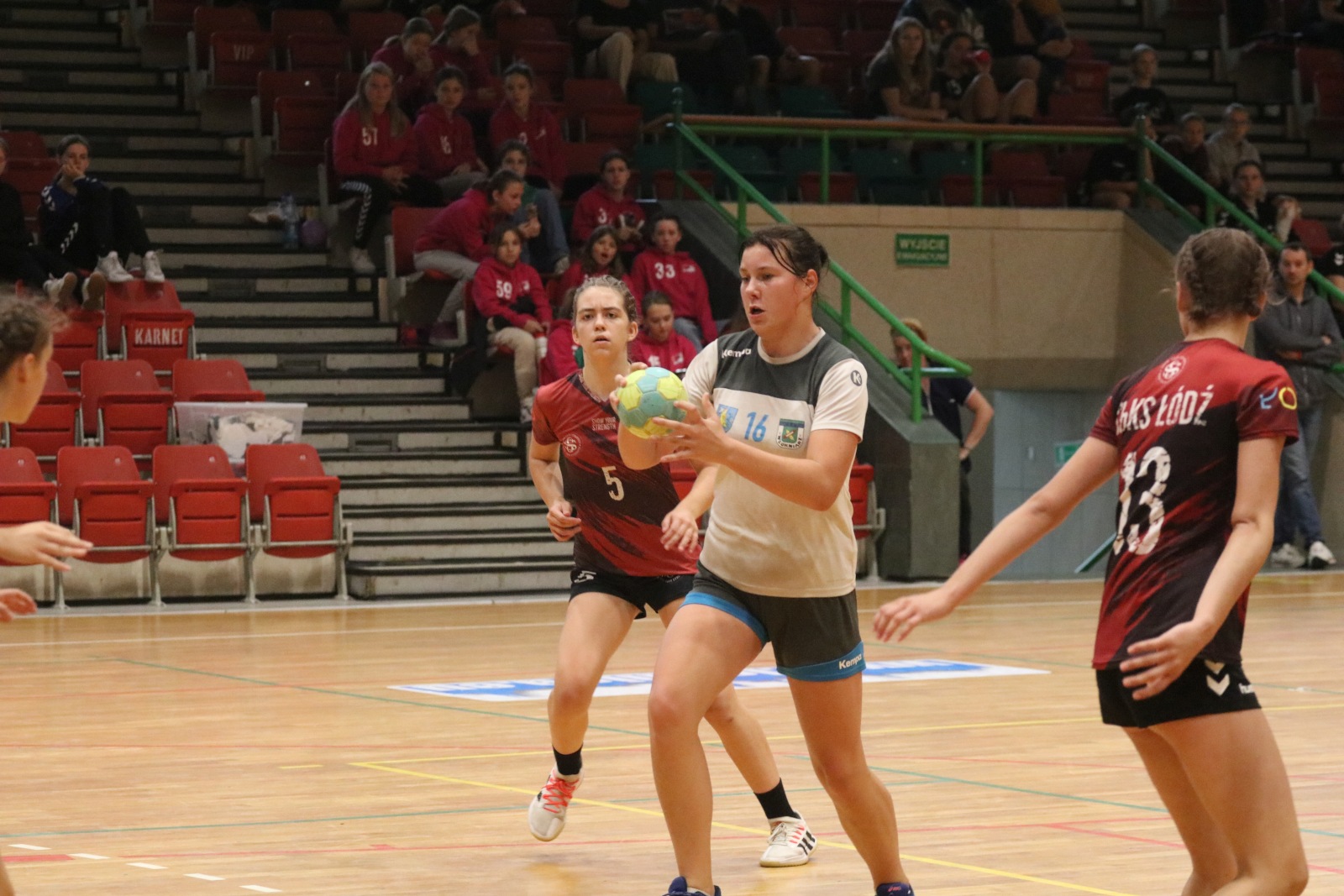 Trzeci dzień zmagań szczypiornistek w festiwalu Lion Cup