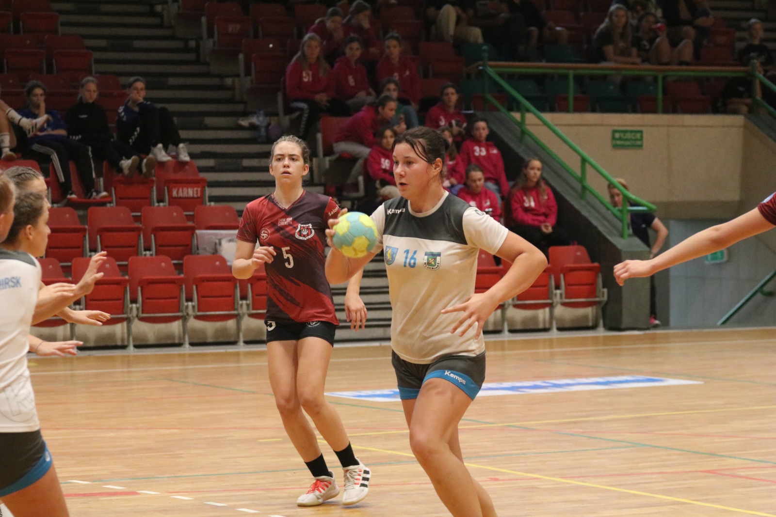 Trzeci dzień zmagań szczypiornistek w festiwalu Lion Cup