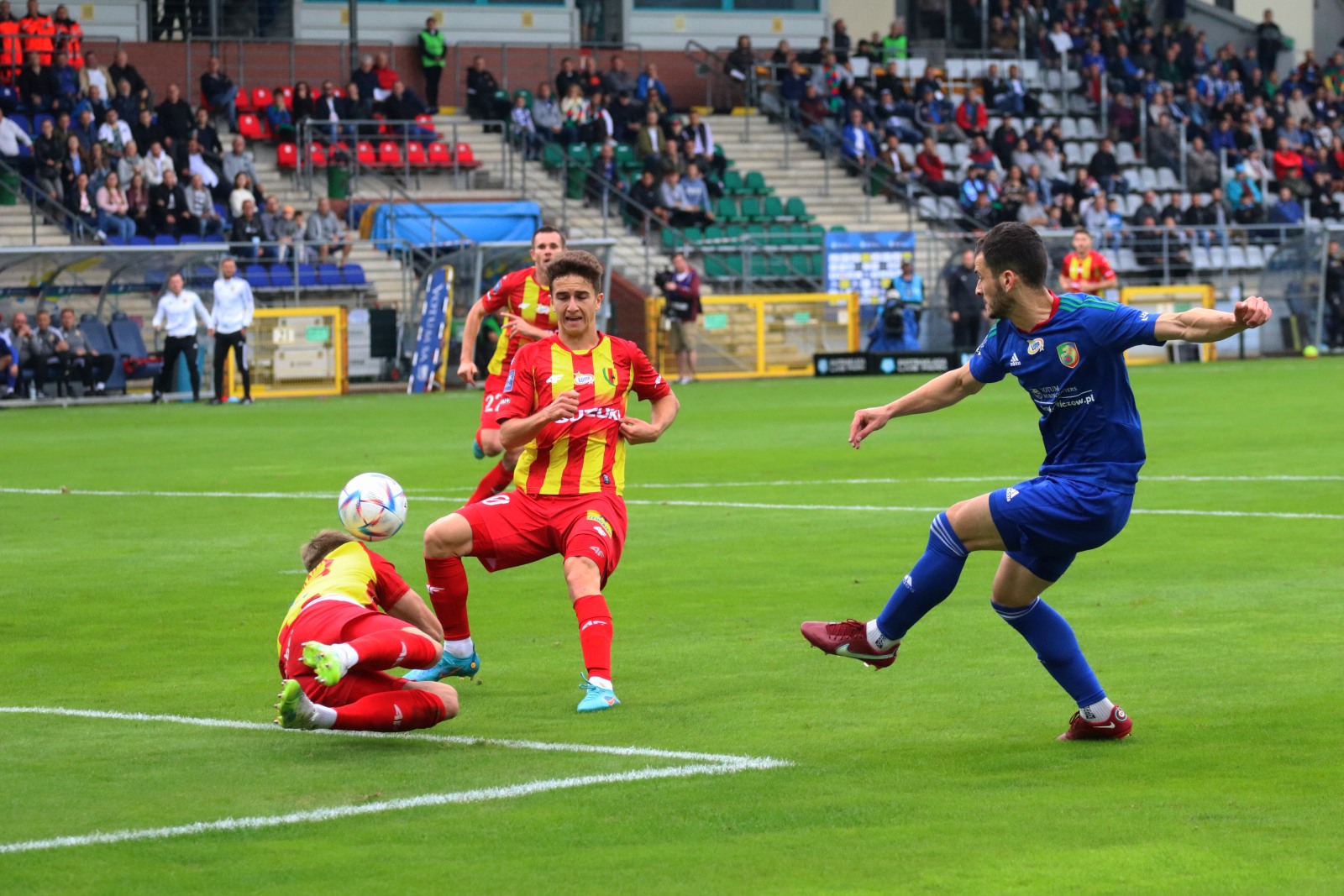Tylko remis Miedzi Legnica z Koroną Kielce