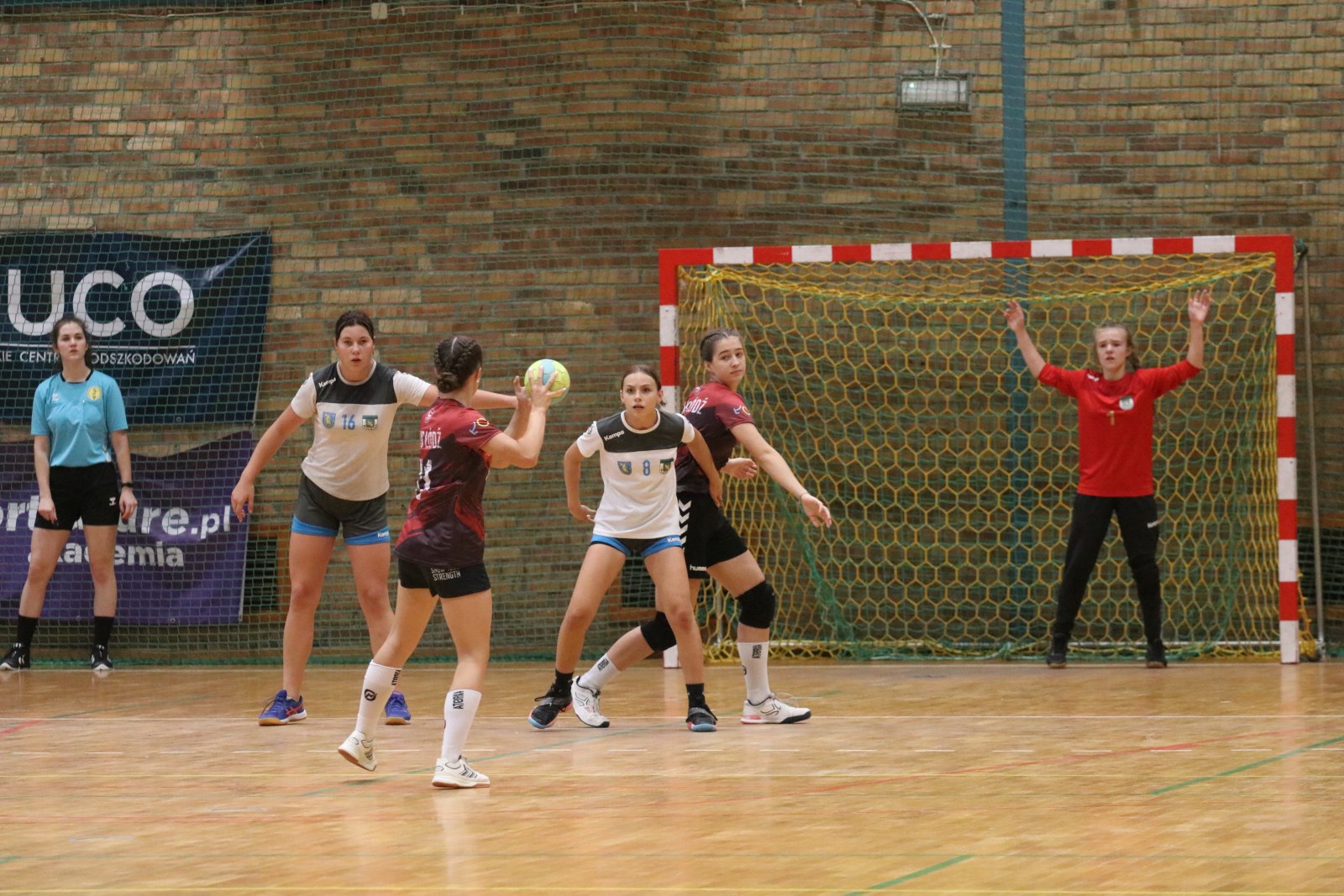 Trzeci dzień zmagań szczypiornistek w festiwalu Lion Cup