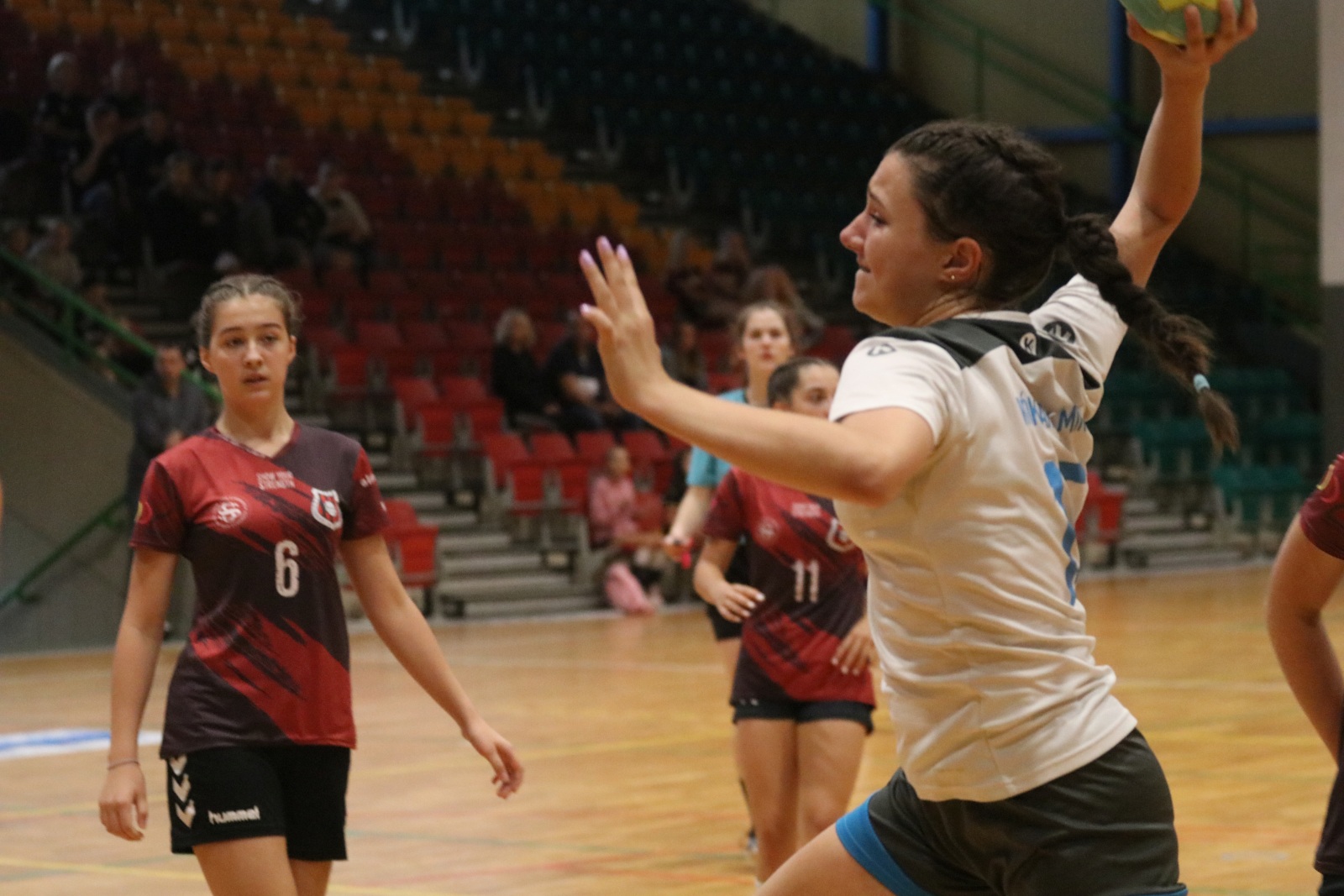 Trzeci dzień zmagań szczypiornistek w festiwalu Lion Cup