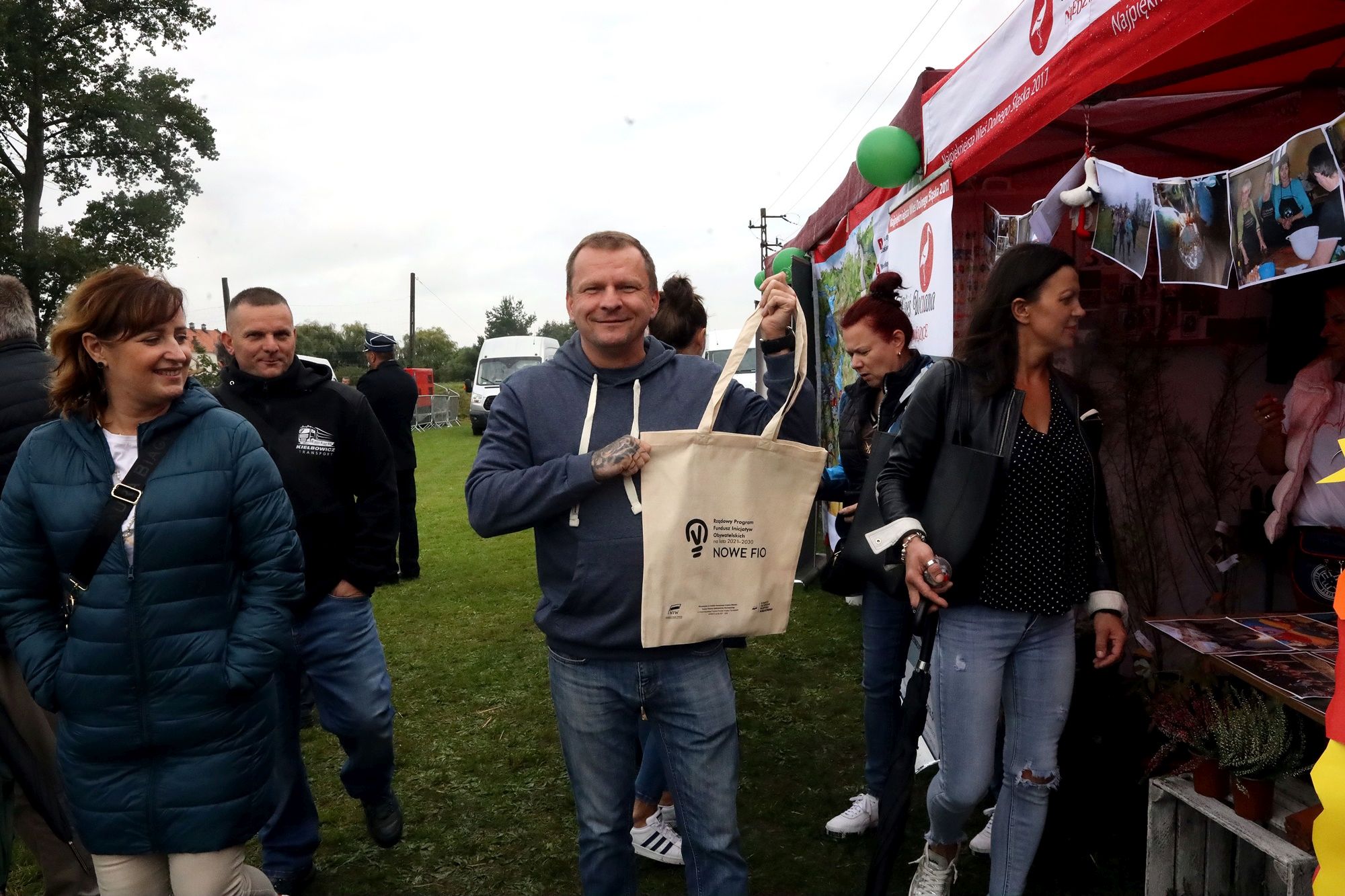 Dożynki w Niedźwiedzicach. Była dobra zabawa mimo złej pogody