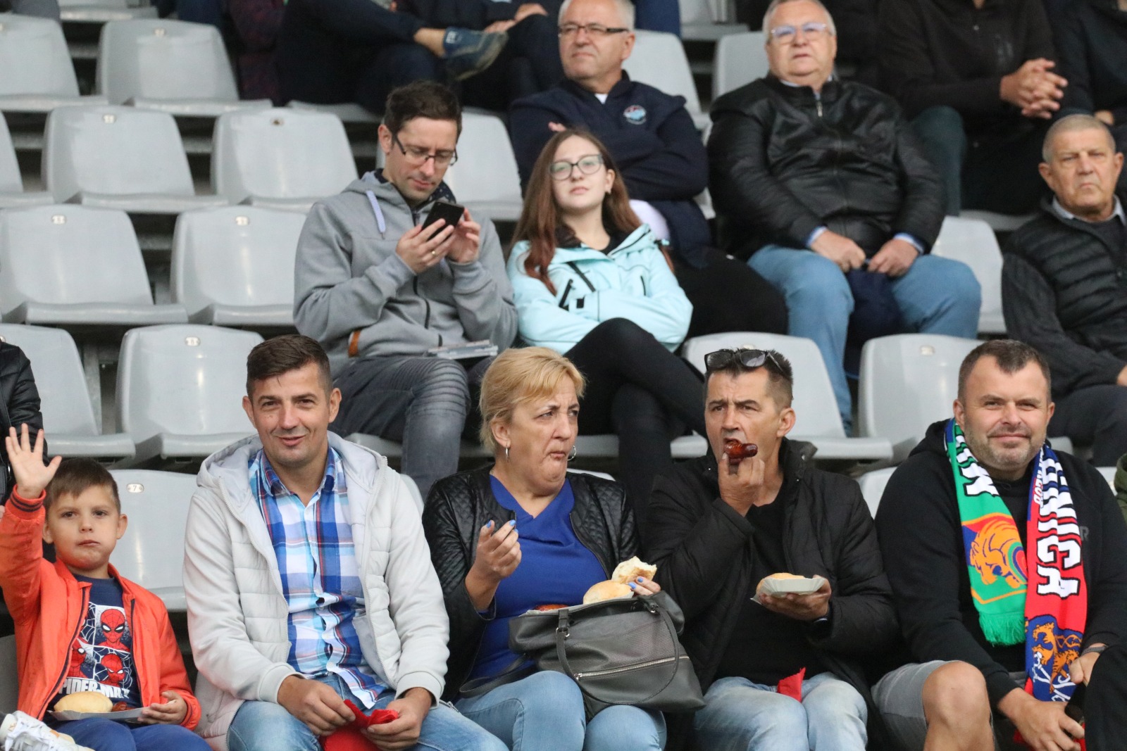 Blisko cztery tysiące kibiców dopingowało piłkarzy Miedzi