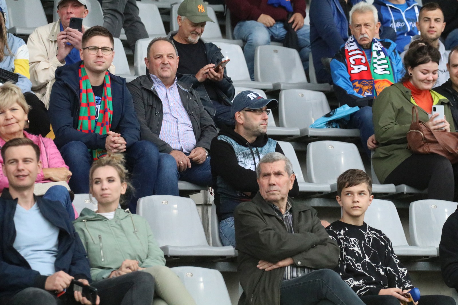 Blisko cztery tysiące kibiców dopingowało piłkarzy Miedzi