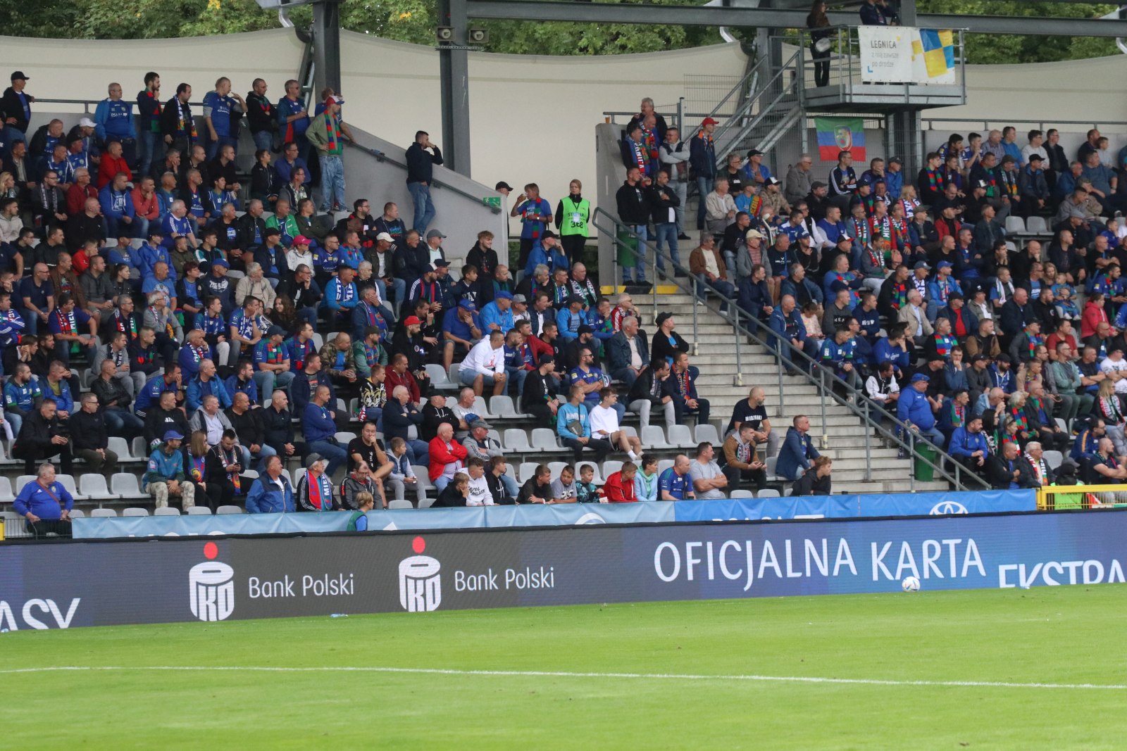 Blisko cztery tysiące kibiców dopingowało piłkarzy Miedzi