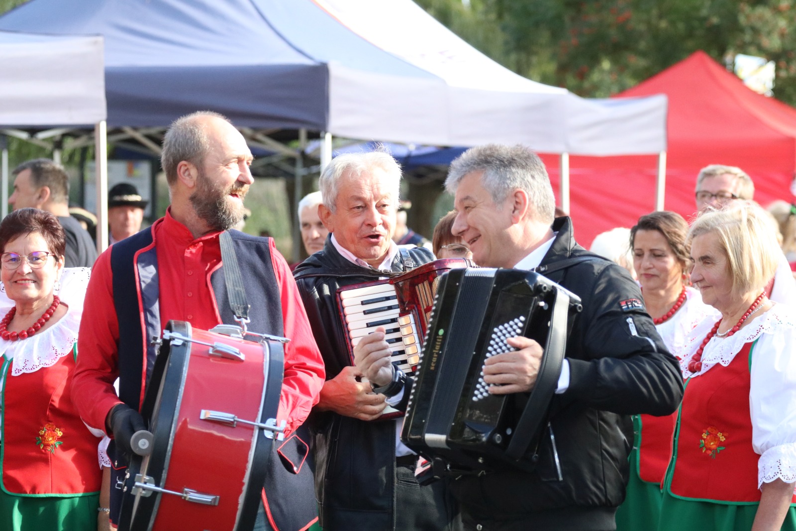 W Kunicach trwa VII Kunicką Folk-Biesiada. Wystąpi siedem kapel