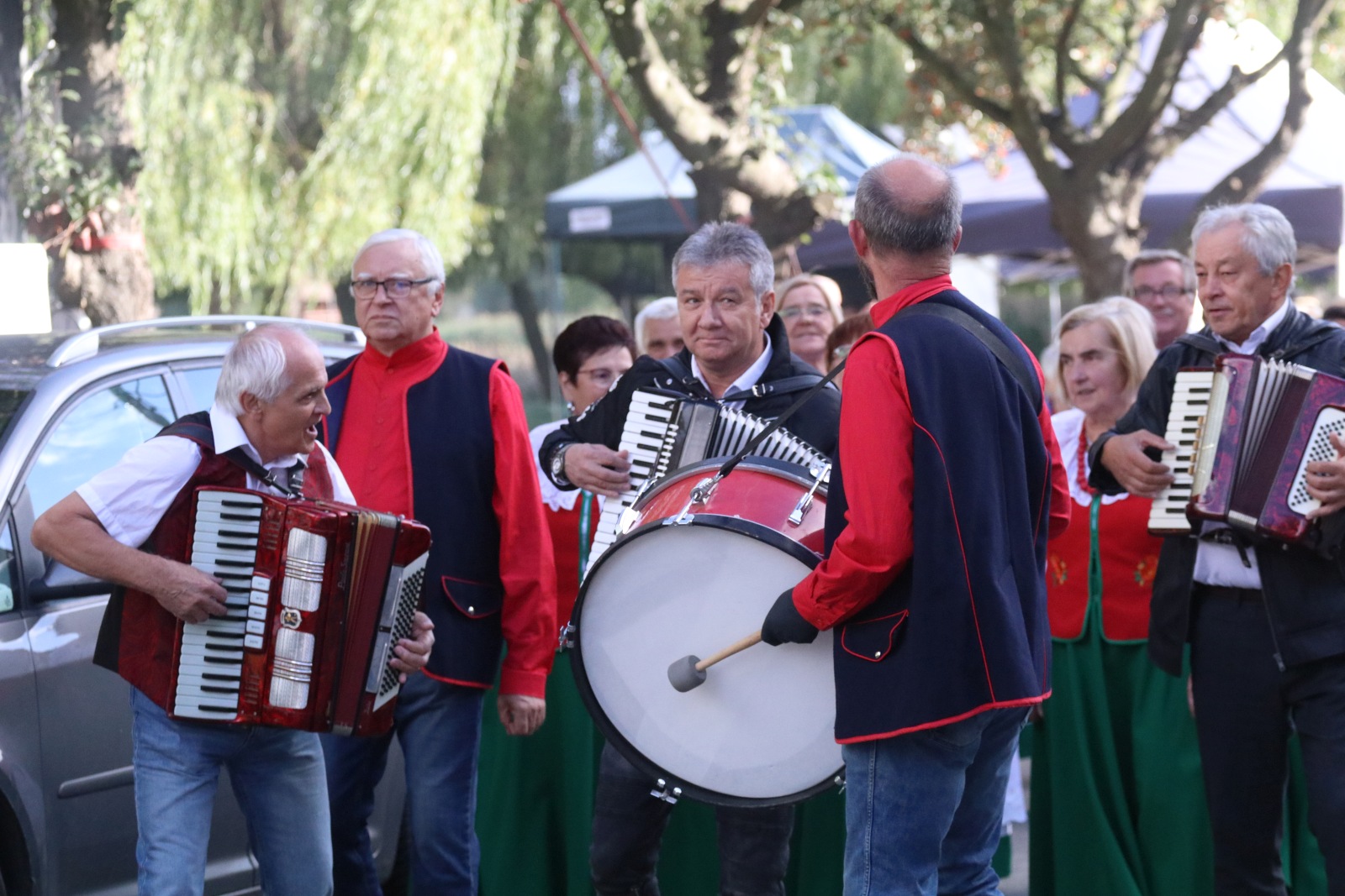 W Kunicach trwa VII Kunicką Folk-Biesiada. Wystąpi siedem kapel